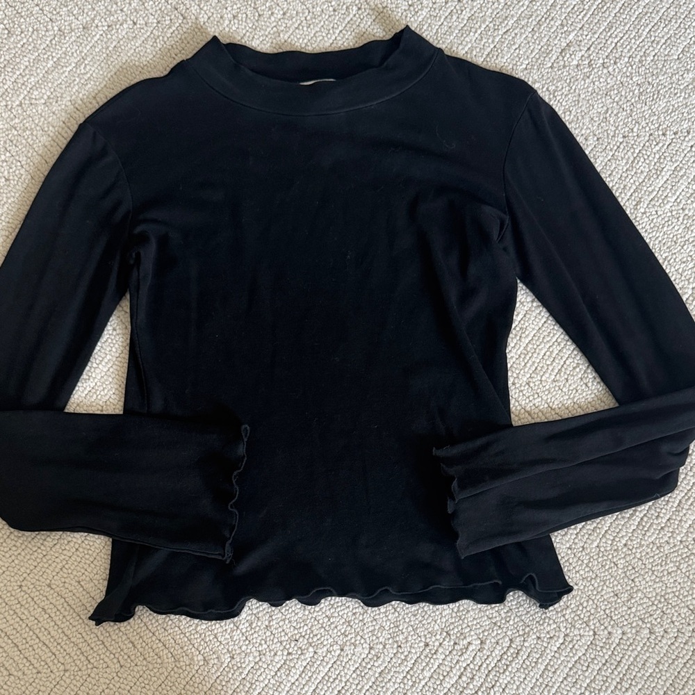 Something Navy Women's Black Long-Sleeve Ruffle-Hem Top